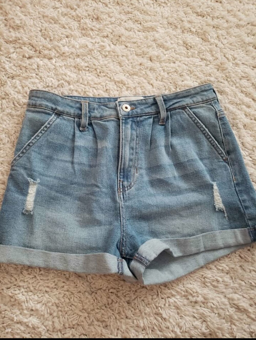 Celebrity Pink Light Wash Rolled-Hem Denim Shorts